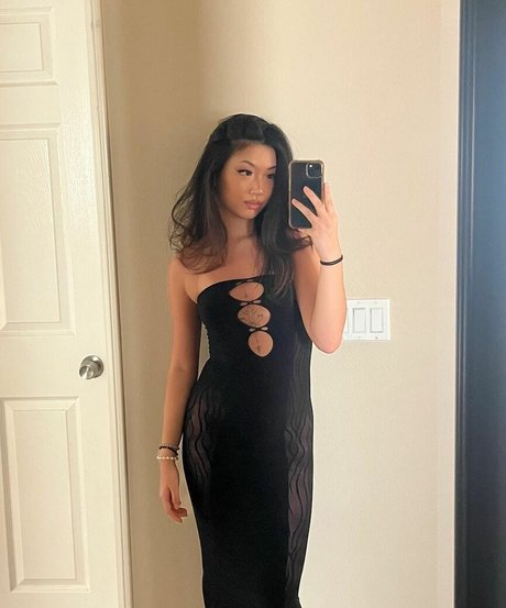 Maru Lee エロティック女優 写真