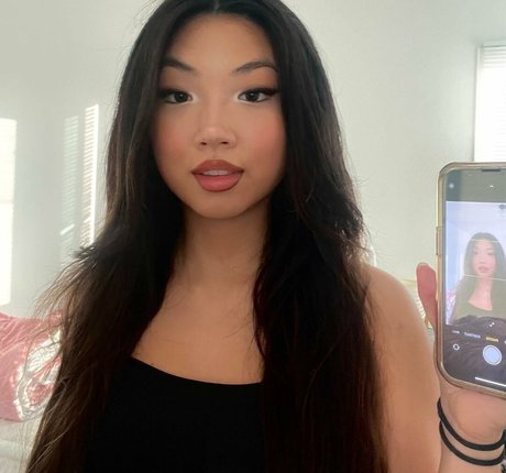 Maru Lee ポルノスター 写真