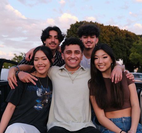 毛深い脇の下 オンリーファンズ ホット裸 画像