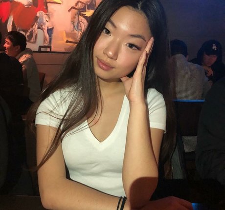 Maru Lee ポルノスター 写真