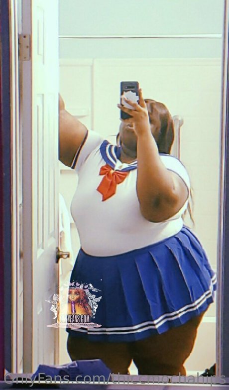 thiccmochahips 素敵なモデル 写真