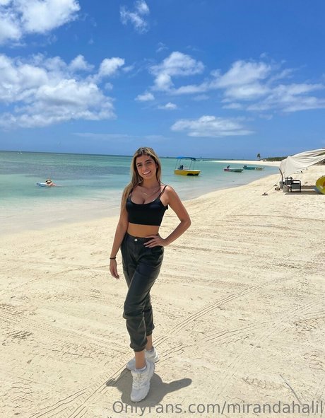 パイズリ オンリーファンズ 美しい 写真