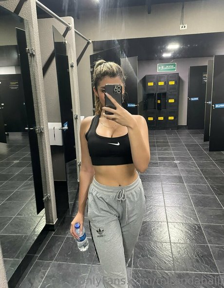 カムフィートオンリーファンズ 無料ポルノ 写真