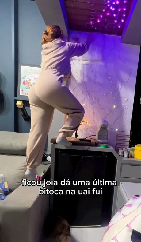 セクシーなブルネットのオンリーファンズ ポルノ ギャラリー