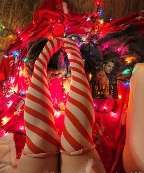 熟女の足オンリーファンズ ポルノ 画像