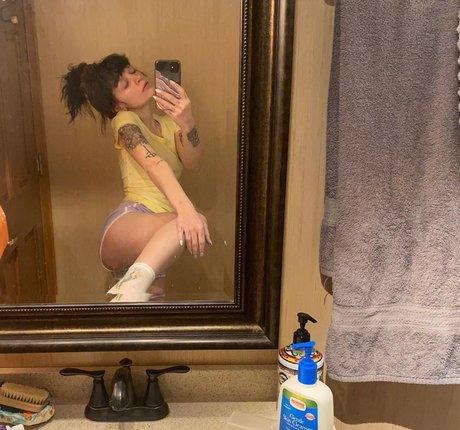 黒人小人オンリーファンズ ポルノ 写真