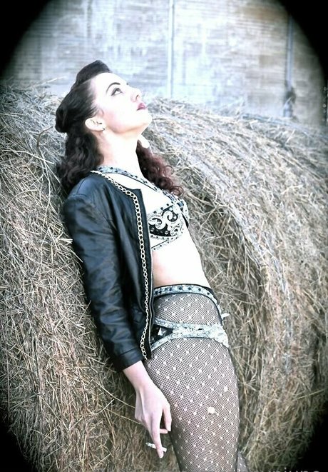 jonnynjune エロティックなポルノスター 画像