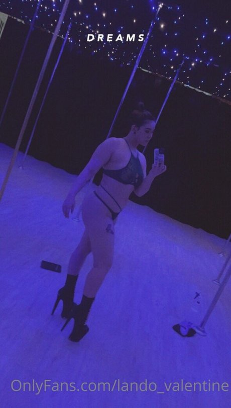 カウガール POV オンリーファンズ えろ 写真