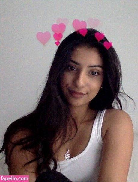 Iman Moosa ポルノモデル ギャラリー