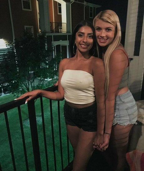 Iman Moosa ポルノスター パーフェクト 写真