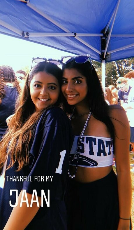 カーリーエボニーオンリーファンズ ヌード 写真