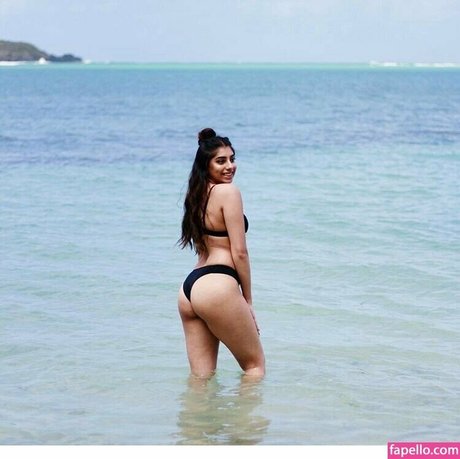 Iman Moosa ヌードのポルノスター 写真