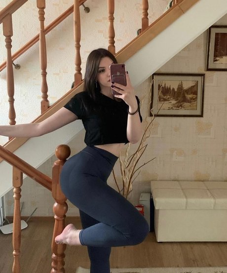 ell8ta HDポルノスター ギャラリー