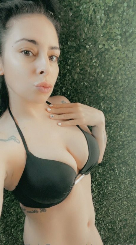 足 熟女 オンリーファンズ セクシー 写真