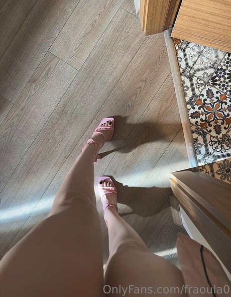fraoula0 エロティックなモデル 写真