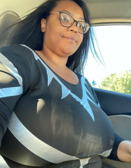 ブロンドのお尻オンリーファンズ ポルノグラフィック 写真