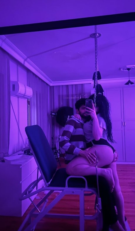 日本の熟女オンリーファンズ 無料ポルノ 写真