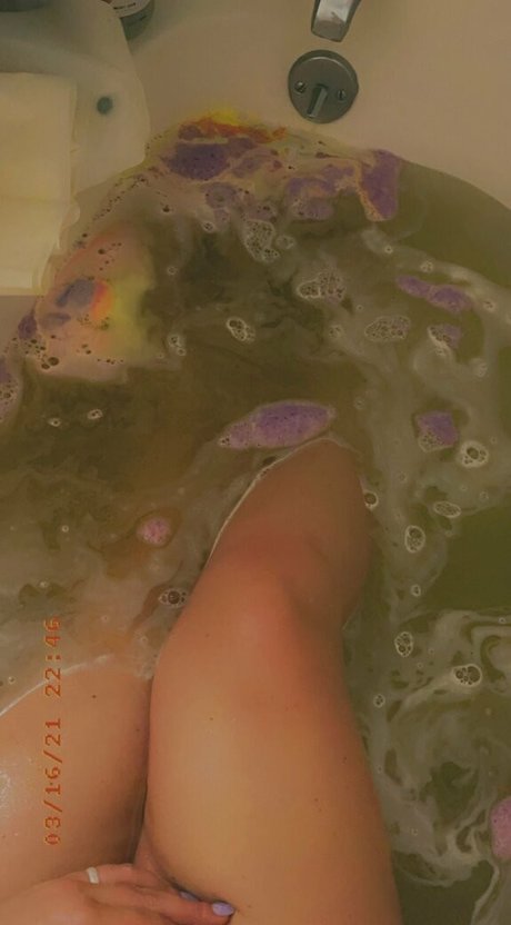 ollymcfly ポルノスター 裸 写真