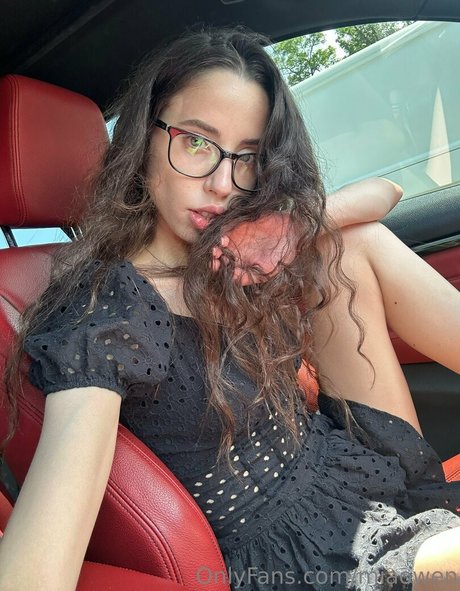 パイズリ オンリーファンズ えろた 写真