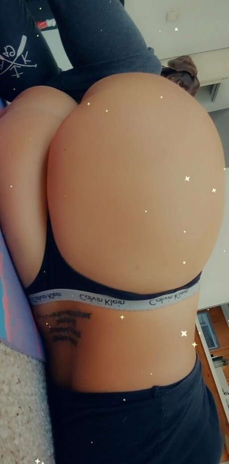 ヌード 屋外 オンリーファンズ セクシーヌード 写真