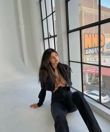 saraecheagaray ポルノスター 写真