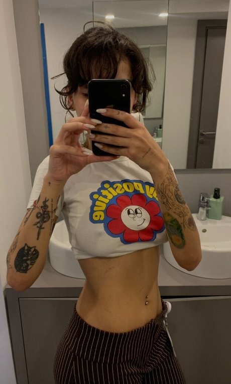 陸軍の熟女オンリーファンズ ホット 画像