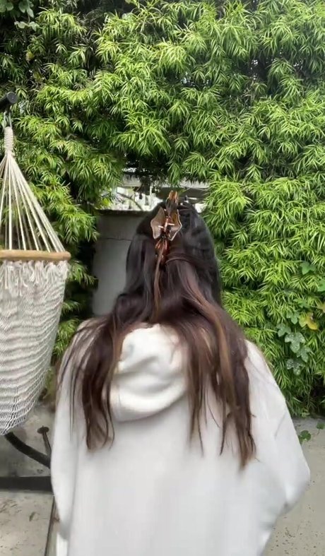 Jeannie Elise Mai 写真集