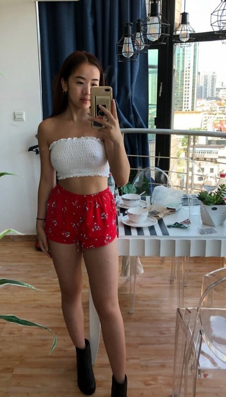 iyamliane ホットなポルノスター 写真