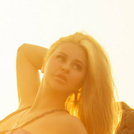 巨乳タトゥーオンリーファンズ ホットセクシー アーカイブ