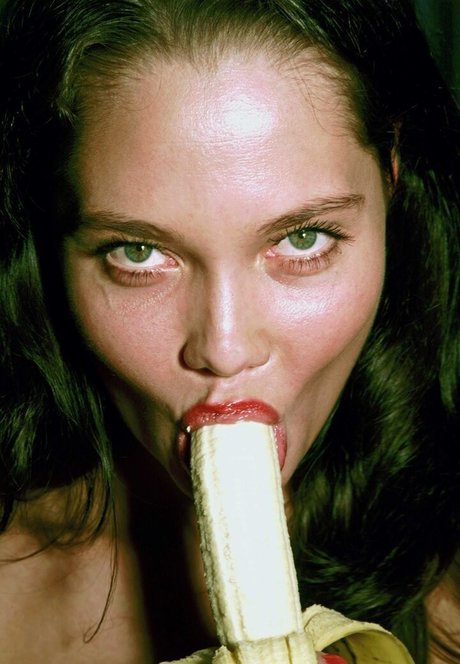 Nina Kraviz ヌード女優 画像