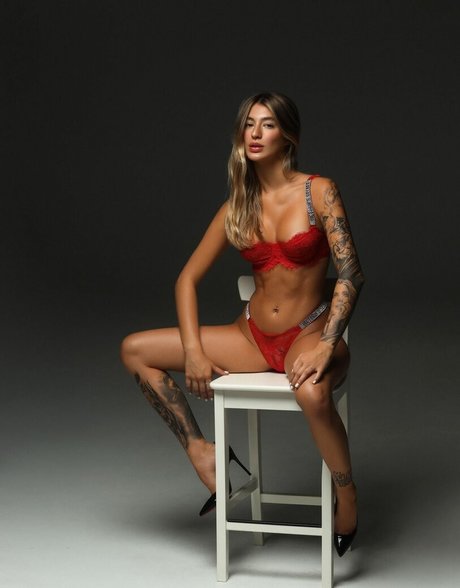 Raissa Bejar ポルノスター 可愛い 写真