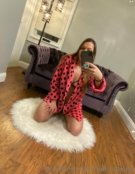 黒檀ペッギングオンリーファンズ アダルト 写真