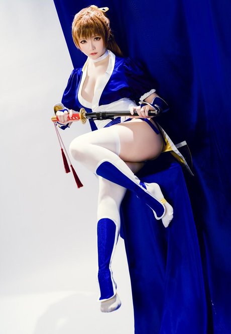 熟女の手コキオンリーファンズ 美しいヌード 写真