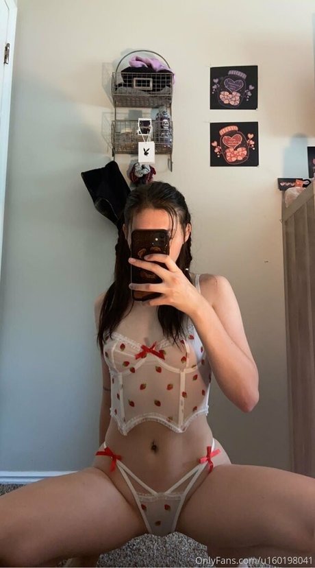 BabyRiv ヌード女優 写真