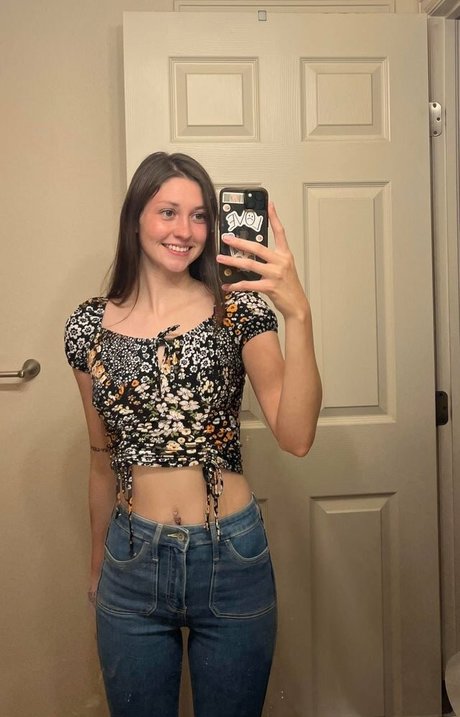 カムフィートオンリーファンズ 無料ポルノ 写真