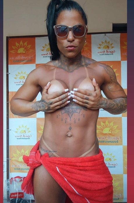 Vanessa Reis スター 裸 写真