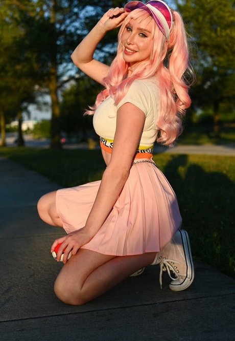 巨乳ストリップオンリーファンズ 美しいヌード ギャラリー