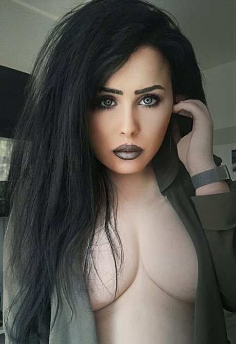 パンツを食い込ませるオンリーファンズ 無料 画像