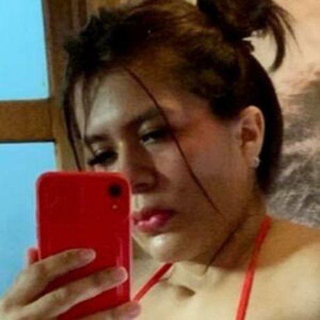 Hillary Gonzalez スター ヌード 画像