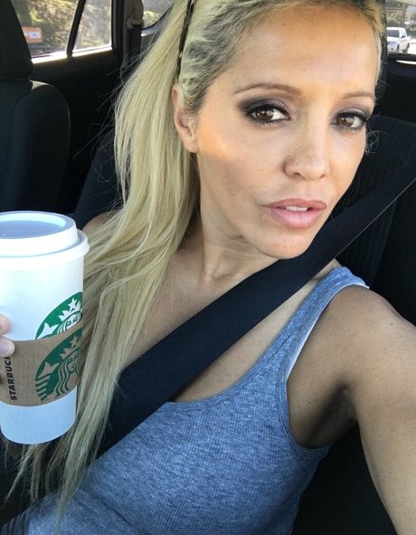 バン・オンリーファンズ 無料 写真