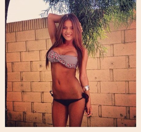 Cafe Lu Girls ポルノスター 裸 写真