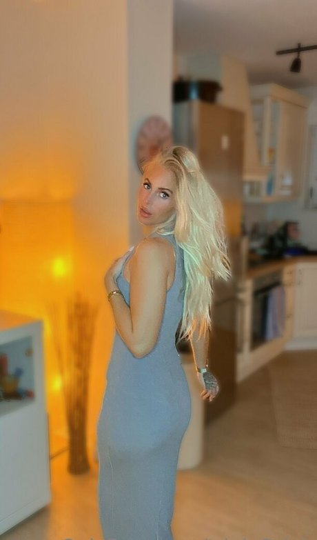 喫煙のみのファン ホットポルノ 写真