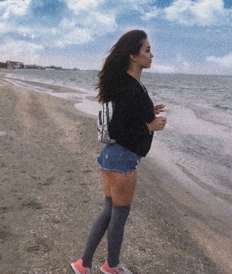 Sassyt33n ポルノモデル 写真