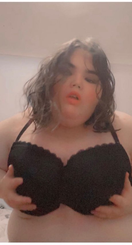 ゴストランスオンリーファンズ ポルノ 写真