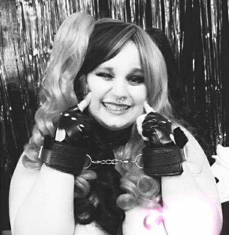 The Curvy Geek 独占モデル 写真