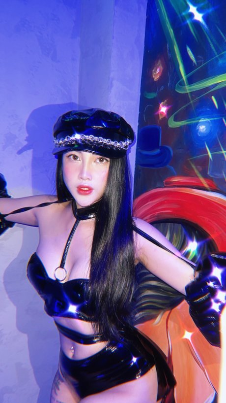 Samie エロティック女優 写真