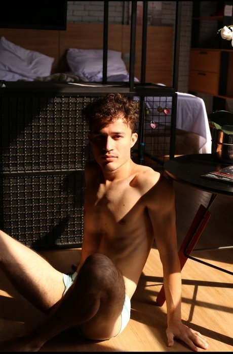 Douglas Andrade Rodrigues トップモデル 写真