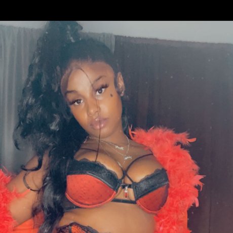 Brittney Cartwright アートスター 写真