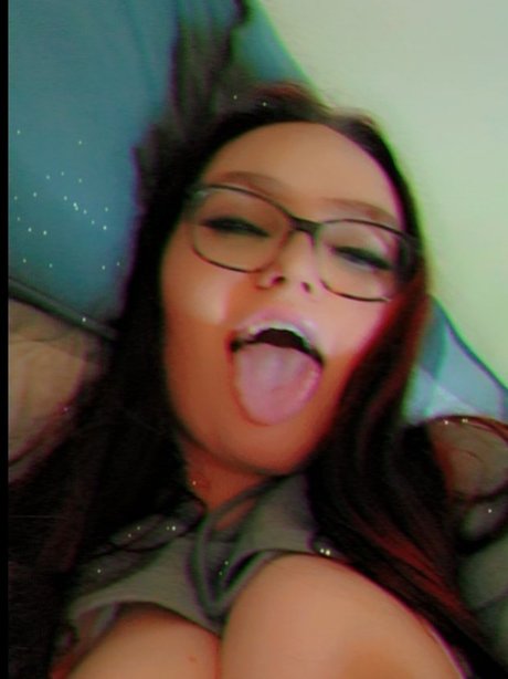 QueenieBee ヌード女優 画像