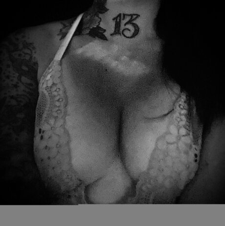 NjsFinest 独占ポルノスター アーカイブ